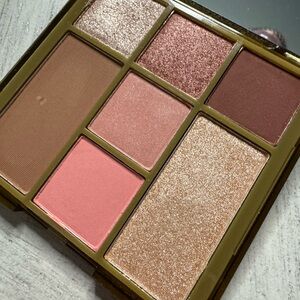 Infinit Palette (Blush, Bronze, Countoir, Highlight, Eyes)